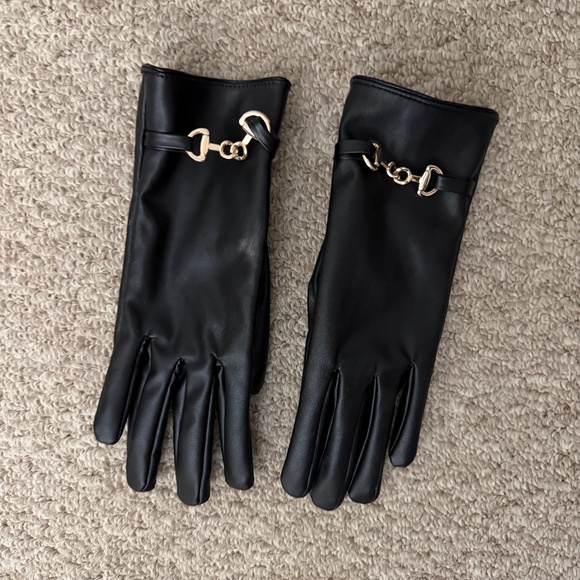 ✨4 for $15✨ Faux Leather Gold Horsebit gloves - Picture 1 of 3